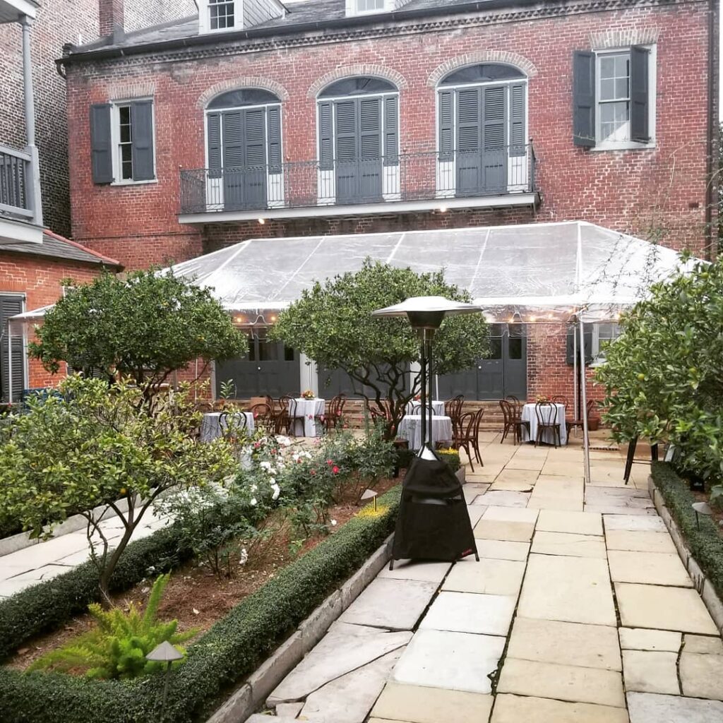 How to Prep Your New Orleans Outdoor Wedding for Unpredictable Weather - big easy events - event rentals in new orleans1